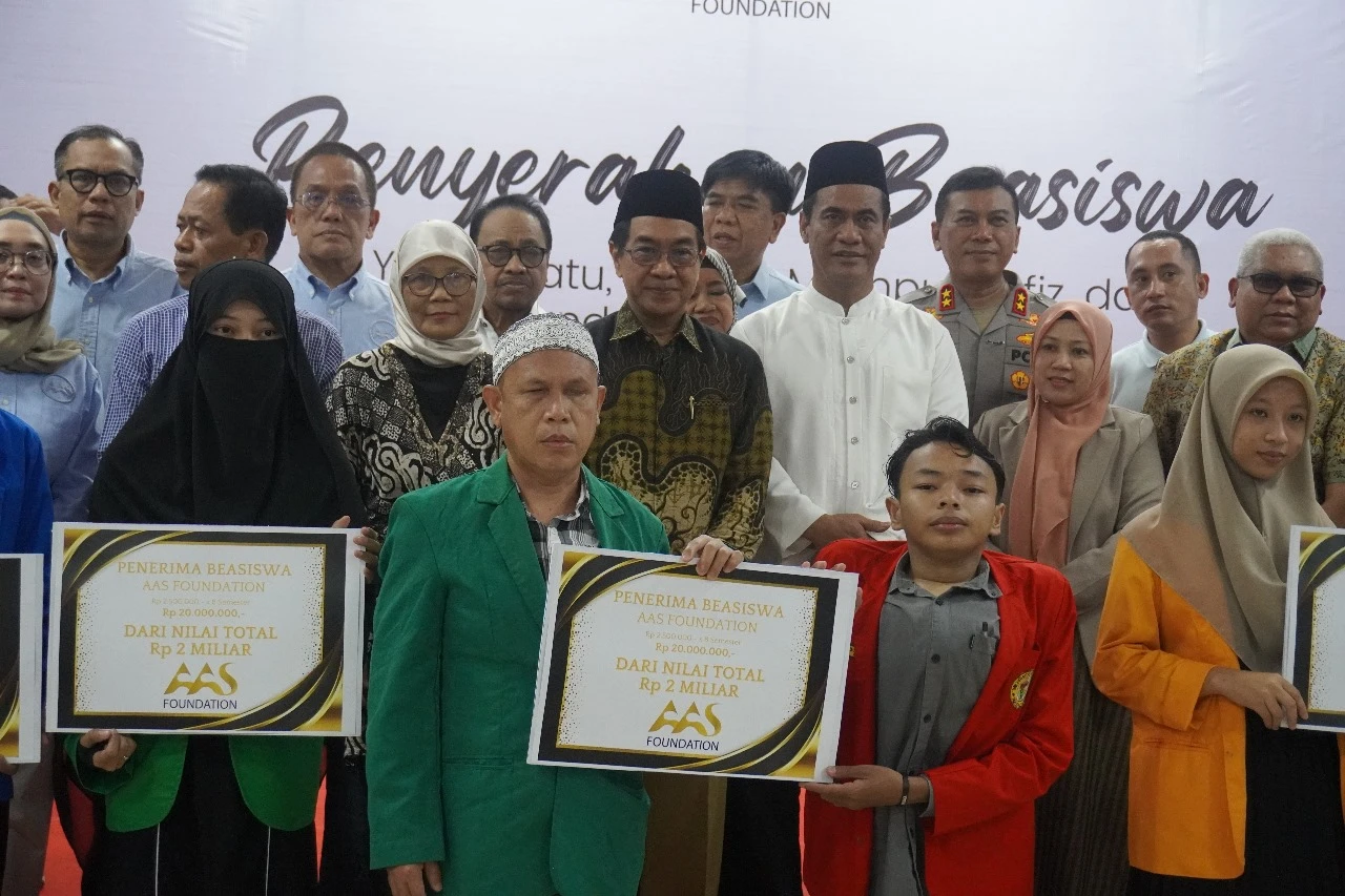 Mentan Serahkan Beasiswa AAS Foundation Batch 1 ke 133 Mahasiswa, 24 ...