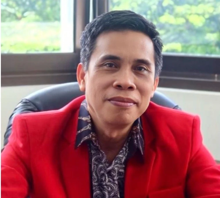 Direktur Alumni Universitas Hasanuddin, Prof. Dr. Andi Muhammad Akhmar, S.S., M.Hum., menyambut dengan penuh kebanggaan penunjukan Rod Brazier sebagai Duta Besar Australia untuk Indonesia. Pernah menempuh studi di Unhas, Rod Brazier menjadi bukti bahwa kampus merah turut membentuk jejaring global yang bermakna dan transformatif. Kredit: Prof. Dr. Andi Muhammad Akhmar, S.S., M.Hum.