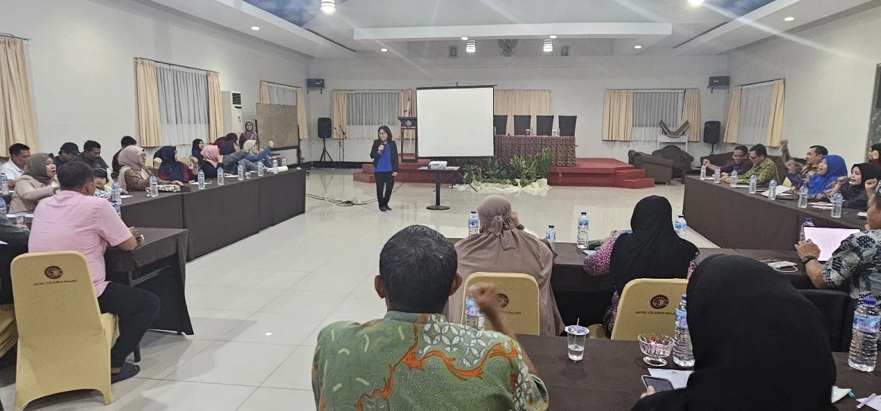Pelatihan Pelayanan Prima FKM Unhas di Malino (8-9 Agustus 2025): Semangat tenaga kependidikan dalam meningkatkan kualitas layanan untuk mendukung pendidikan yang berkualitas dan institusi yang kuat. Kredit: FKM Unhas.