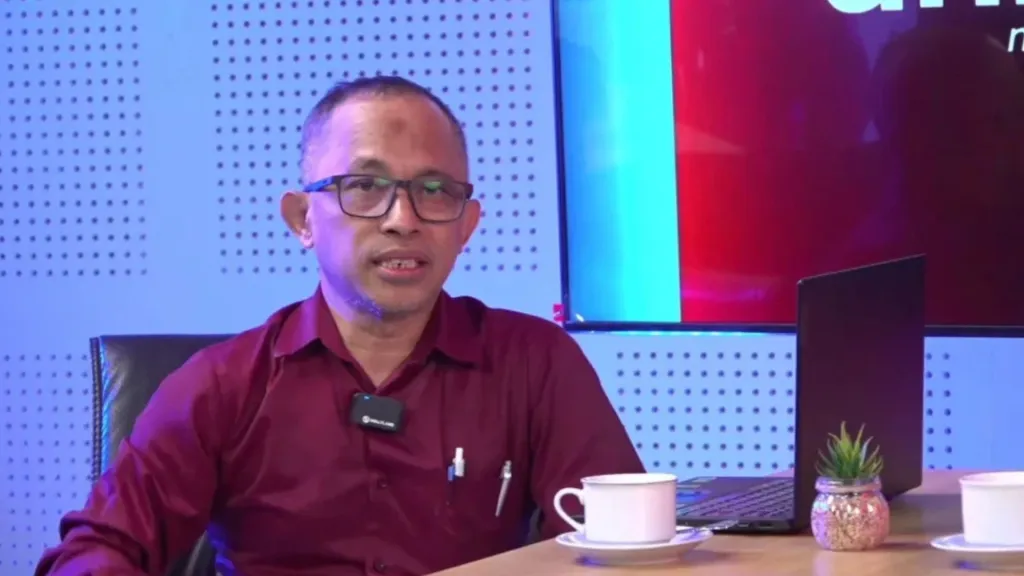 Prof.Khusnul Yaqin menegaskan bahwa martabat ilmu pengetahuan lahir dari keberanian berpikir, riset yang jujur, dan dialog terbuka—bukan dari kemegahan seremoni atau pengukuhan simbolik semata.