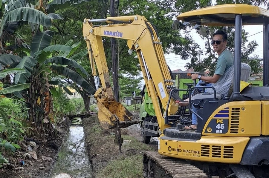 Pemkot Makassar Kerahkan Excavator Tangani Banjir Tahunan di Perumnas ...
