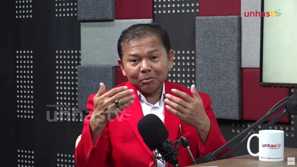 Prof. Sukri Palutturi, Dewan Pakar APPMBGI, menjelaskan dalam Webinar Nasional bahwa program Makan Bergizi Gratis (MBG) merupakan strategi penting membangun Generasi Emas Indonesia 2045, namun implementasinya masih menghadapi berbagai tantangan di lapangan.